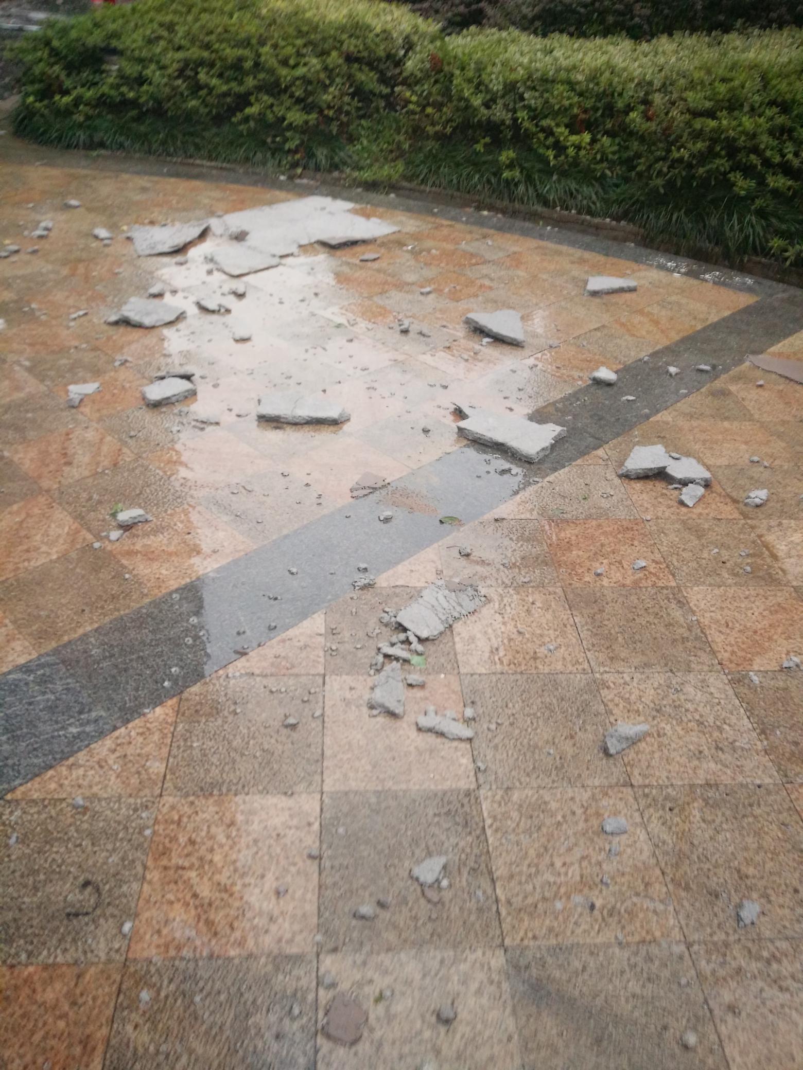 ���գ��Ϸ�ĳС�^(q��)�Ᵽ�؝M���w����ζŽ^�≦���،�Ó�䣿